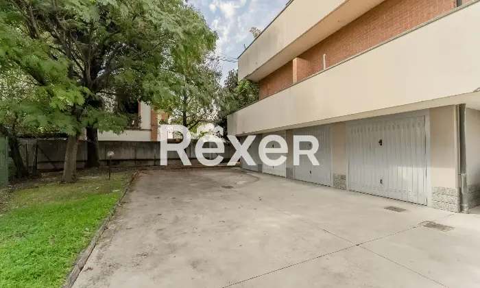 Rexer-Carpiano-Appartamento-con-terrazzo-abitabile-e-box-auto-Altro