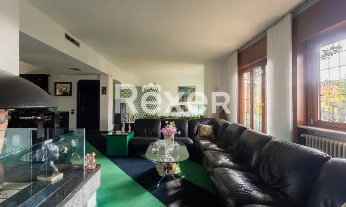 Rexer-Legnano-Villa-Indipendente-disposta-su-due-livelli-Altro