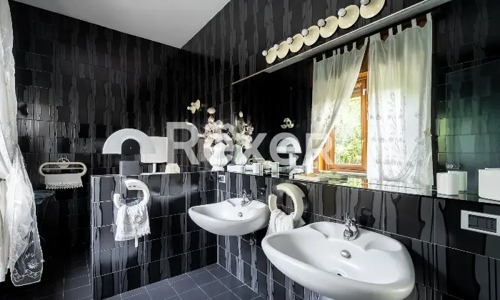 Rexer-Legnano-Villa-Indipendente-disposta-su-due-livelli-Altro