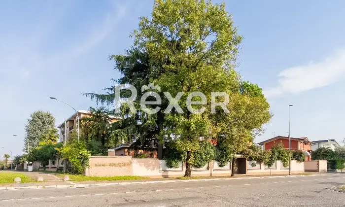 Rexer-Legnano-Villa-Indipendente-disposta-su-due-livelli-Altro