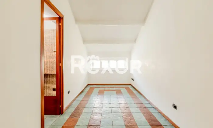 Rexer-Roma-Roma-Immobile-Cielo-Terra-Via-Nemorense-Altro