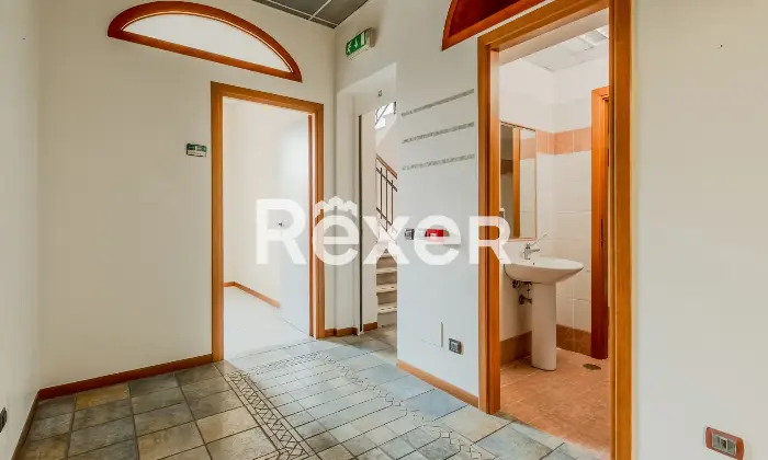 Rexer-Roma-Roma-Immobile-Cielo-Terra-Via-Nemorense-Altro