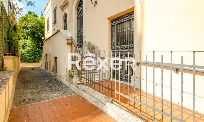 Rexer-Roma-Roma-Immobile-Cielo-Terra-Via-Nemorense-Altro