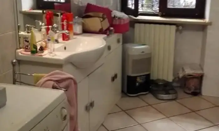 Rexer-Asti-Ampia-propriet-a-ridossocentro-adatta-abitazione-o-attivit-ricettiva-Bagno