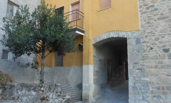 Rexer-Cerignale-Ampia-casa-indipendente-con-due-appartamenti-laboratorio-e-terrazza-a-Cerignale-PC-Altro