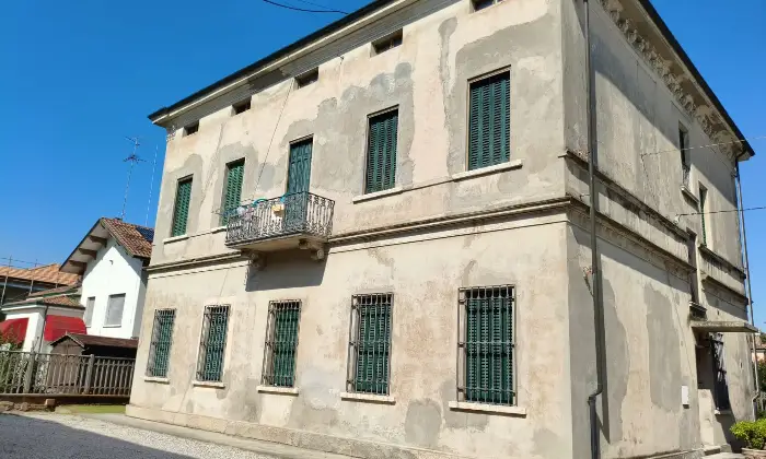 Rexer-Suzzara-Villa-Liberty-con-Dependance-e-Giardino-di-mq-a-Suzzara-Eleganza-dEpoca-Altro