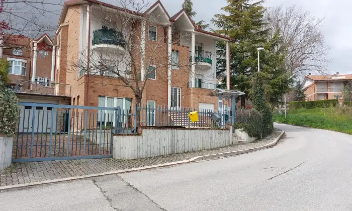 Rexer-Ferrazzano-Spaziosa-villa-su-tre-livelli-con-pi-unit-abitative-garage-e-ampio-giardino-Altro