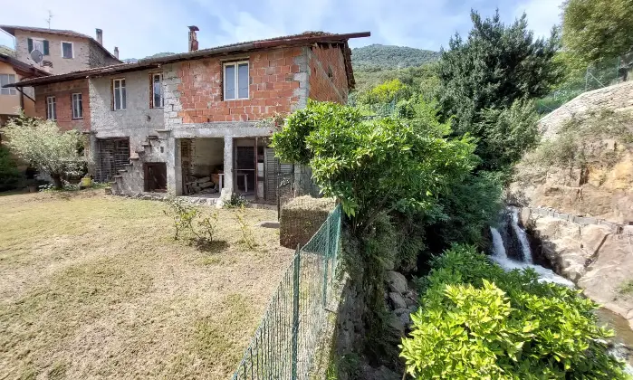 Rexer-Cremia-Rustico-indipendente-con-terreno-e-vista-parziale-lago-a-Cremia-CO-nella-Borgata-di-Vignola-Altro