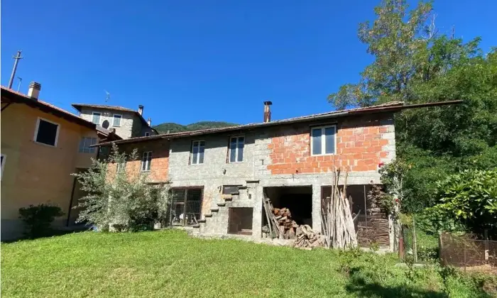 Rexer-Cremia-Rustico-indipendente-con-terreno-e-vista-parziale-lago-a-Cremia-CO-nella-Borgata-di-Vignola-Altro