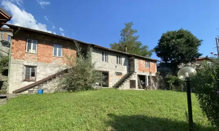 Rexer-Cremia-Rustico-indipendente-con-terreno-e-vista-parziale-lago-a-Cremia-CO-nella-Borgata-di-Vignola-Altro