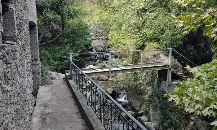 Rexer-Cremia-Rustico-indipendente-con-terreno-e-vista-parziale-lago-a-Cremia-CO-nella-Borgata-di-Vignola-Altro