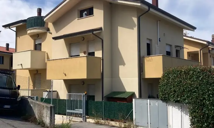 Rexer-Montescudo-Monte-Colombo-Appartamento-con-ampio-balcone-e-garage-doppio-in-zona-tranquilla-Altro