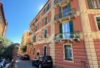 Rexer-Savona-In-stabile-depoca-ristrutturato-Altro