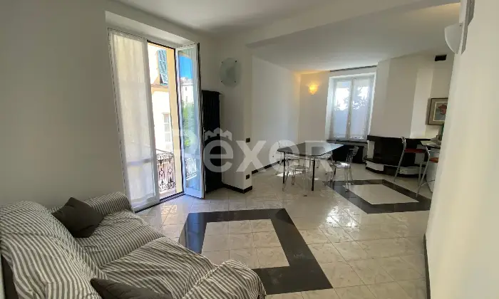 Rexer-Savona-In-stabile-depoca-ristrutturato-Altro