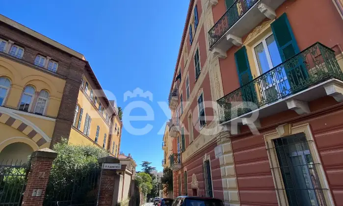 Rexer-Savona-In-stabile-depoca-ristrutturato-Altro