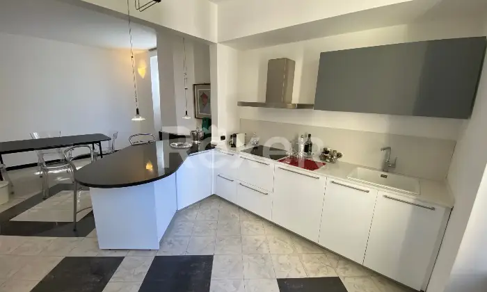 Rexer-Savona-In-stabile-depoca-ristrutturato-Altro