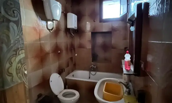 Rexer-Succivo-Porzione-di-abitazione-storica-su-tre-livelli-con-cortile-e-accessori-Sucivo-CE-Altro
