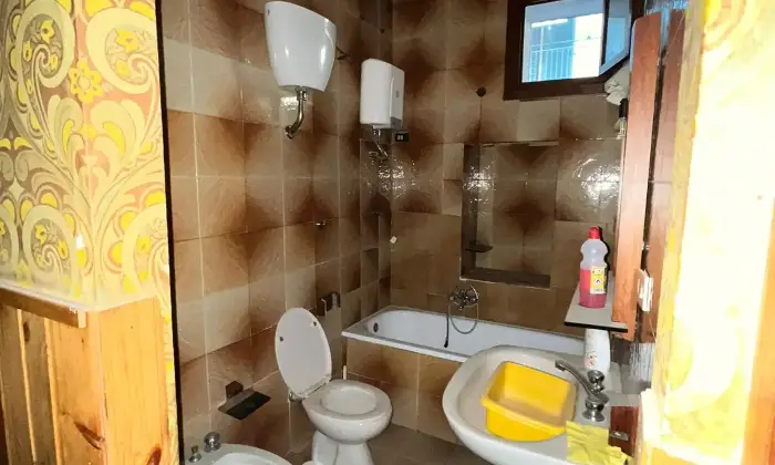 Rexer-Succivo-Porzione-di-abitazione-storica-su-tre-livelli-con-cortile-e-accessori-Sucivo-CE-Altro