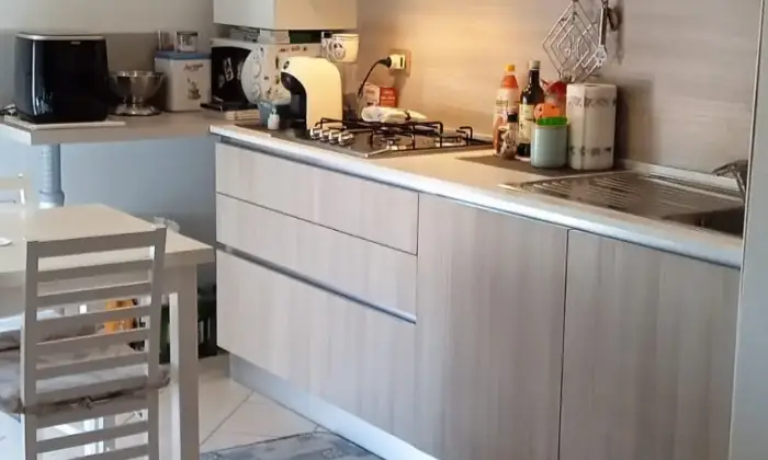 Rexer-Porto-Tolle-Appartamento-con-terrazzi-box-e-posto-auto-in-centro-Cucina