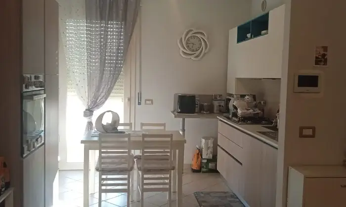 Rexer-Porto-Tolle-Appartamento-con-terrazzi-box-e-posto-auto-in-centro-Cucina