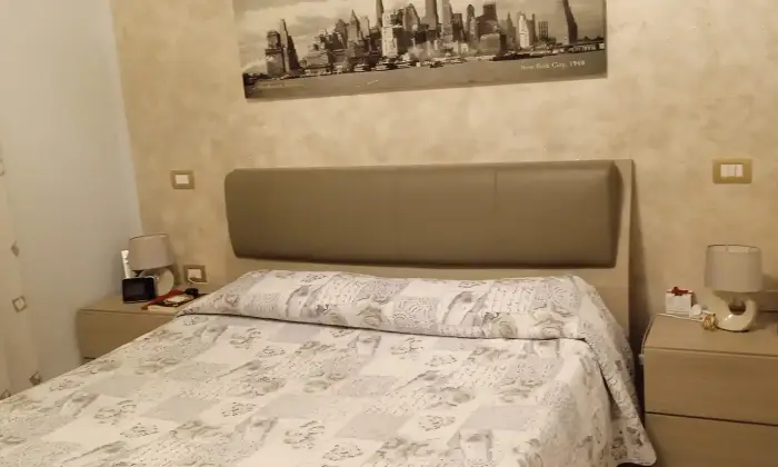 Rexer-Porto-Tolle-Appartamento-con-terrazzi-box-e-posto-auto-in-centro-Camera-da-letto-matrimoniale