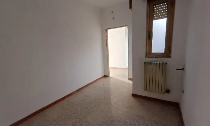 Rexer-Fragagnano-Casa-singola-indipendente-su-pi-livelli-Ampia-metratura-con-terrazzo-Altro