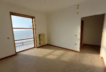 Rexer-Fragagnano-Casa-singola-indipendente-su-pi-livelli-Ampia-metratura-con-terrazzo-Altro