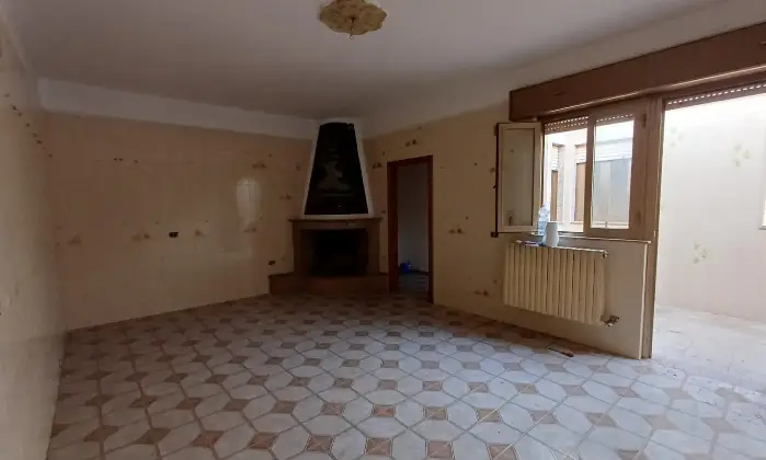 Rexer-Fragagnano-Casa-singola-indipendente-su-pi-livelli-Ampia-metratura-con-terrazzo-Altro