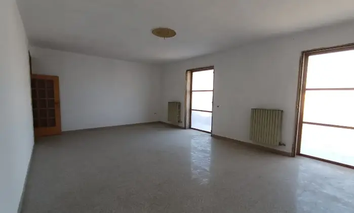 Rexer-Fragagnano-Casa-singola-indipendente-su-pi-livelli-Ampia-metratura-con-terrazzo-Altro