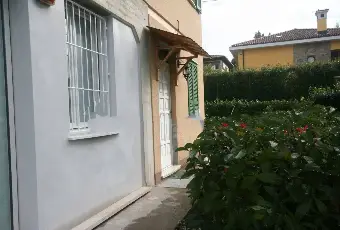 Rexer-Viggiu-Spazioso-e-Luminoso-Appartamento-in-Villa-Bifamiliare-con-Giardino-Privato-Altro