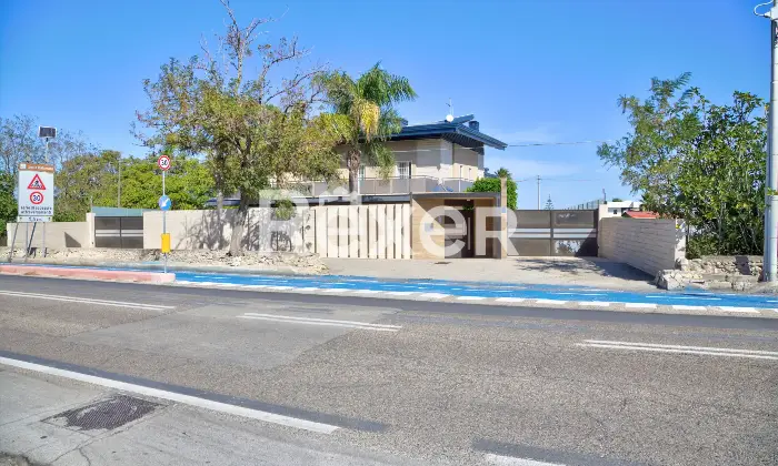 Rexer-Trani-Villa-con-piscina-in-classe-A-vista-mare-Altro