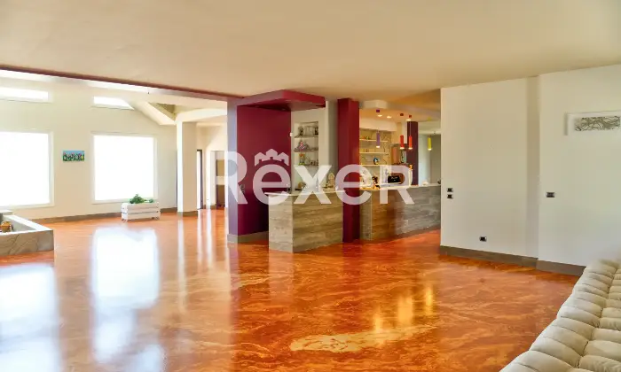 Rexer-Trani-Villa-di-pregio-classe-A-vista-mare-con-piscina-Altro