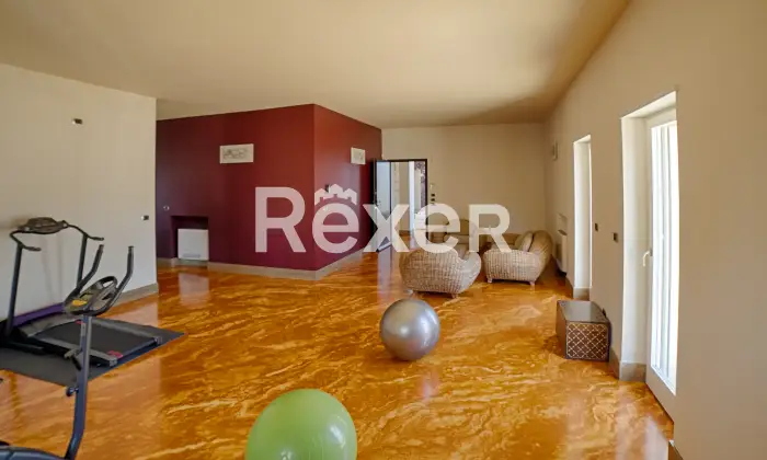 Rexer-Trani-Villa-di-pregio-classe-A-vista-mare-con-piscina-Altro