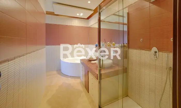 Rexer-Trani-Villa-di-pregio-classe-A-vista-mare-con-piscina-Altro