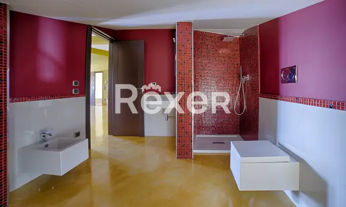 Rexer-Trani-Villa-di-pregio-vista-mare-con-piscina-Altro