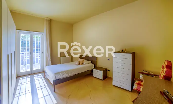 Rexer-Trani-Villa-di-pregio-classe-A-vista-mare-con-piscina-Altro