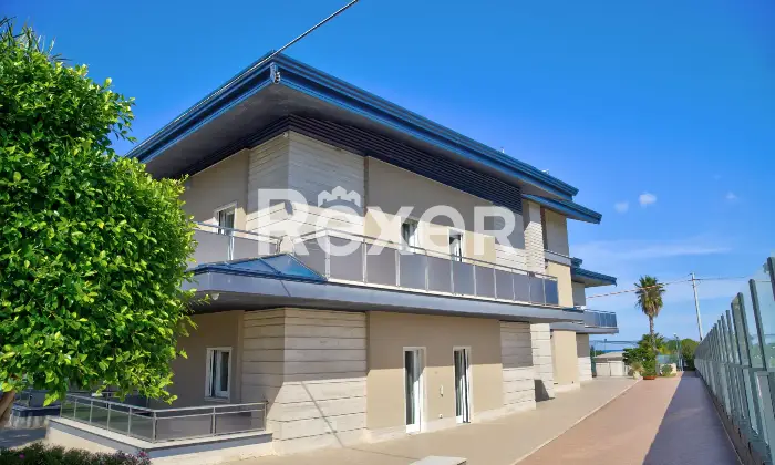 Rexer-Trani-Villa-di-pregio-vista-mare-con-piscina-Altro