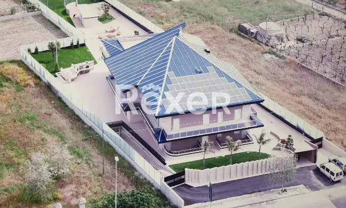 Rexer-Trani-Villa-di-pregio-classe-A-vista-mare-con-piscina-Altro