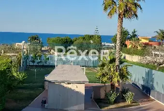 Rexer-Trani-Villa-di-pregio-vista-mare-con-piscina-Altro