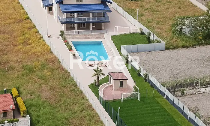 Rexer-Trani-Villa-di-pregio-classe-A-vista-mare-con-piscina-Altro