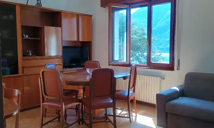 Rexer-Nesso-Casa-indipendente-costituita-da-appartamenti-oltre-terrazze-e-giardino-Altro