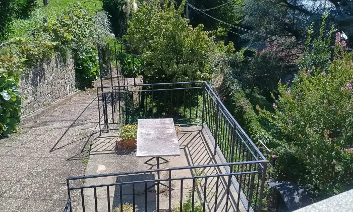Rexer-Nesso-Casa-indipendente-costituita-da-appartamenti-oltre-terrazze-e-giardino-Altro