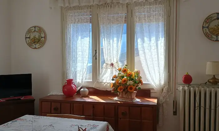 Rexer-Nesso-Casa-indipendente-costituita-da-appartamenti-oltre-terrazze-e-giardino-Altro