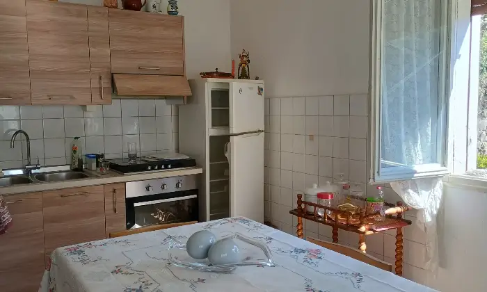 Rexer-Nesso-Casa-indipendente-costituita-da-appartamenti-oltre-terrazze-e-giardino-Altro