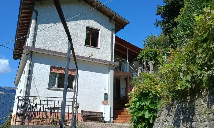 Rexer-Nesso-Casa-indipendente-costituita-da-appartamenti-oltre-terrazze-e-giardino-Altro