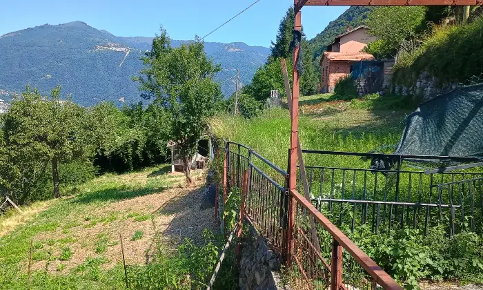 Rexer-Nesso-Casa-indipendente-costituita-da-appartamenti-oltre-terrazze-e-giardino-Altro
