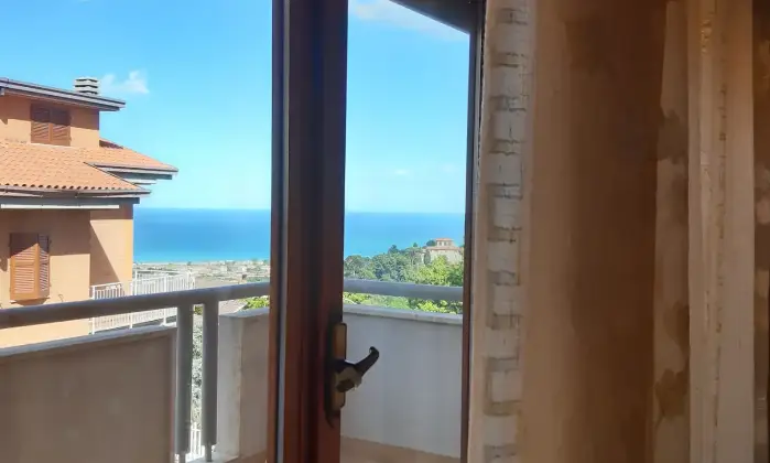 Rexer-Fermo-Appartamento-in-posizione-collinare-a-km-dalla-spiaggia-di-Porto-San-Giorgio-Libero-su-tre-lati-Altro