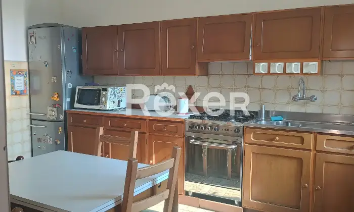 Rexer-Busto-Arsizio-Quadrilocale-con-box-auto-doppio-e-posto-auto-condominiale-Altro