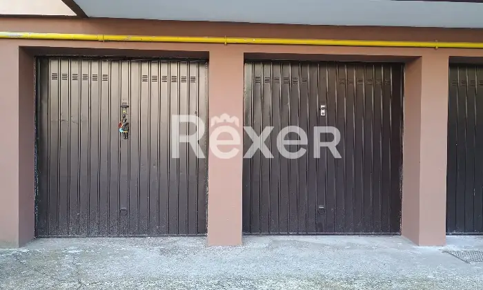 Rexer-Busto-Arsizio-Quadrilocale-con-box-auto-doppio-e-posto-auto-condominiale-Altro