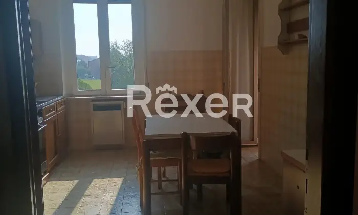 Rexer-Busto-Arsizio-Quadrilocale-con-box-auto-doppio-e-posto-auto-condominiale-Altro